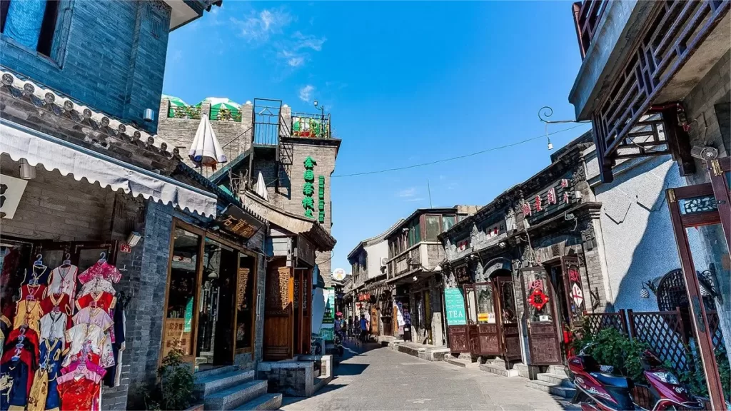 Beijing Hutong Adventure: Culinary Delights & Local Flavors